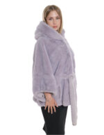 Mantella con cintura in pelliccia lavanda chiaro visone 48/54 con lavorazione orizzontale a pelle intera con cappuccio