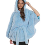 Mantella con cintura in pelliccia celesteo visone 48/54 con lavorazione orizzontale a pelle intera con cappuccio