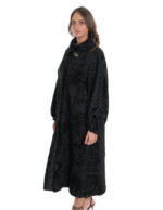 Sehr langer schwarzer Mantel Persisches Fell 48 Italienischer Kragen mit langärmeligem Knopf – Bild 3