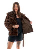 Horizontale Nerzjacke Kapuzenkragen 44 Demi Dunkler Langarmgürtel – Bild 7