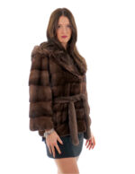 Horizontale Nerzjacke Kapuzenkragen 44 Demi Dunkler Langarmgürtel – Bild 3