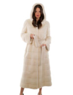 Cappotto lunghissimo 132 centimetri 48 visone bianco orizzontale con cintura in pelliccia manica lunga