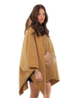 Poncho-Cape aus kamelfarbenem Damenstoff mit Taschen und Daunenjacke in Einheitsgröße Knöpfen der Seite und Verschluss – Bild 3