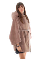 Норковая накидка 48-56 серо-коричневое пончо, полная кожа, короткий рукав, внутренний пояс, кожаный воротник на пуговицах — изображение 2