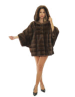 Накидка 42/50 норка, горизонтальный цвет, пуговица на горловине, рукав, застежка-крыло, крючки — изображение 4