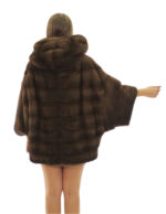 Накидка 42/50 норка, горизонтальный цвет, пуговица на горловине, рукав, застежка-крыло, крючки — изображение 5