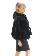 Mantella nero visone 48/54 con lavorazione orizzontale a pelle intera con cappuccio e cintura in vita interna