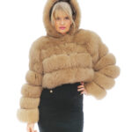 Short jacket in hazelnut fox fur 48 long sleeves hood closure hooks