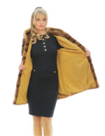 Mantel 82 cm gold Farbverlauf schwarz 48 horizontale Nerz Kapuze lange Ärmel Verschlusshaken – Bild 6