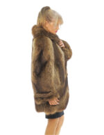 Very voluminous brown 56 marmot fur coat with shawl collar and decorative button - Image 3
