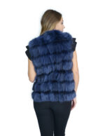 Smanicato corto 46 in pelliccia di volpe blu acceso senza collo chiusura ganci e pelle trasporto nero