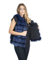 Smanicato corto 46 in pelliccia di volpe blu acceso senza collo chiusura ganci e pelle trasporto nero