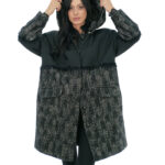 Severe darling 48 wool coat with black fur trim with detachable hood and long sleeves
