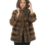 Second life horizontale Nerzjacke Demi 48 langärmelige Kapuze Außentaschen Verschlusshaken