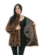 Giacca in pelliccia di visone gold 46 modello verticale con fasce orizzontali fondo manica lunga pistagna