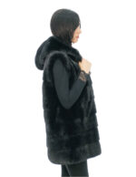 Horizontale Weste aus Nerzpelz 48 schwarz lang 80 cm Verschlusshaken Kapuze gefüttertes Fell – Bild 2