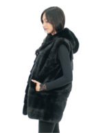 Horizontale Weste aus Nerzpelz 48 schwarz lang 80 cm Verschlusshaken Kapuze gefüttertes Fell – Bild 3