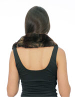 Круглый коричневый меховой воротник из лепестков рекса длиной 60 см на пуговицах внутри — изображение 4