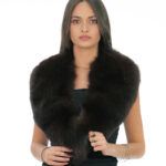 Collo grande di pelliccia di volpe marrone a punta lungo 112 centimetri e alto 20 cm