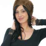 Headband and neck warmer in gold mink fur with 12 cm high elastic closure