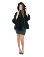 Schwarze, locker geschnittene Nerzjacke 48-56 mit Vollfellärmeln und horizontaler Fellkapuze – Bild 4