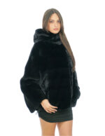 Schwarze, locker geschnittene Nerzjacke 48-56 mit Vollfellärmeln und horizontaler Fellkapuze – Bild 2