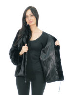 48 schwarze Nerzpelzjacke mit schwarzem Futter mit Nerzfellen gefütterter Kapuze und Kordelzug an der Unterseite – Bild 6