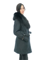 Coat in black 44 technical fabric fox collar button closure external belt buckles at the wrists - Image 3