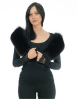 Schwarzer Fuchspelzkragen, 136 cm lang, spitz zulaufend 20 cm hoch, schwarzes Innenfutter