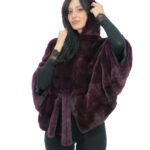 Nerz Pelz Cape 48-56 rote Traube mit innenliegendem Fellgürtel und mit Nerz gefütterter Kapuze