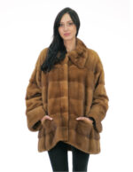 Braun schattierte goldene Nerzpelz-Cape-Jacke mit 50 Seitenschlitzen langärmeliger italienischer Kragen