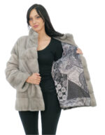 Pistagna Mantel Nerzfell 70cm 50 grau Saphir lange Ärmel Außentaschen und Innentasche – Bild 6