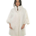 Mantella a fasce sottilissime bianca visone 48-56 pelliccia collo pistagna manica tre quarti collo e polsi pelle intera