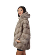 48-54 Grauer Nerzpelz Umhang V-förmige Kapuze Dreiviertel-Ärmel Kordelzug Saum – Bild 2