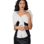 Stola in pelliccia di visone a pelle intera bianco panna con asola grande di chiusura lunga 148 centimetri Kopenaghen Furs