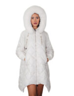 White diamond-patterned down jacket size 42 with flared hem, side zip fastening at the bottom of the cuff, wool hood, fox trim