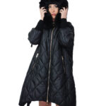 Black diamond-patterned down jacket size 48 with flared hem, side zip fastening at the bottom of the cuff, wool hood, fox trim