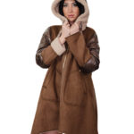 Piumino e eco montone modello mantella 40 marrone cappuccio chiusura zip oro e cerniere laterali