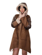 Daunenjacke und Öko-Schaffellcape, Modell 40, braune Kapuze, goldener Reißverschluss und seitliche Reißverschlüsse