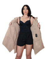 Daunenjacke und Öko-Schaffellcape, Modell 40, braune Kapuze, goldener Reißverschluss und seitliche Reißverschlüsse – Bild 6