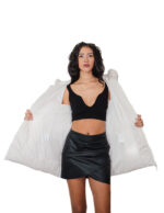 Piumino colore beige 50 eco pelliccia cappuccio e polsi tasche chiusura zip colletto alto manica lunga - immagine 6