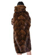 Cappotto pelliccia di visone lungo 112 centimetri 56 scanbrown marrone lavorato orizzontale a V cappuccio - immagine 5
