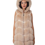 Gilet lungo in pelliccia di volpe argentata beige ecru 44 con cappuccio zip e pelle scamosciata 86 centimetri
