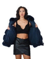 Gilet corto piumino e pelliccia di volpe blu 46 lavorazione a V chiusura zip tasche esterne cappuccio bordato pelliccia - immagine 6