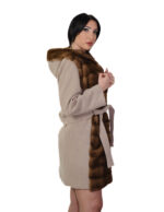 Cappotto in cashmere e pelliccia di visone 44 demi e beige con cintura e cappuccio tasche esterne - immagine 3