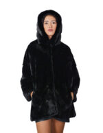 Nerzpelz-Cape-Jacke, V-Ausschnitt, 82 cm, Größe 48-56, schwarze gefütterte Kapuze