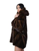 Nerzpelz-Cape-Jacke, V-Ausschnitt, 82 cm, Größe 48-56, halbbraun gefütterte Kapuze – Bild 3