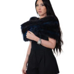 Stola in volpe blu con fodera raso blu lunghezza 132 nastri a chiusura alta 30 centimetri