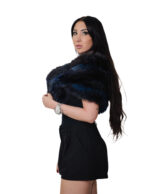 Stola in volpe blu con fodera raso blu lunghezza 132 nastri a chiusura alta 30 centimetri - immagine 2