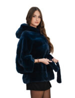 Mantella visone 48 - 56 orizzontale visone blu cappuccio cintura interna in pelliccia manica pipistrello alta 74 centimetri - immagine 2